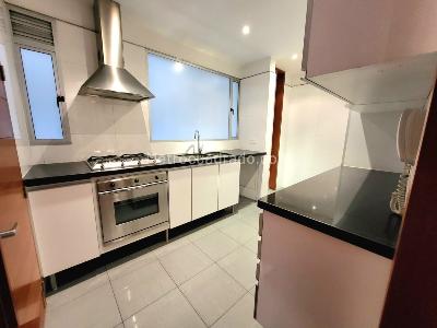 Apartamento de 3 alcobas en venta en Los Rosales Chico, Bogotá, 157 m² · foto 16 de 20