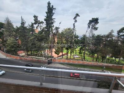 Apartamento de 3 alcobas en venta en Los Rosales Chico, Bogotá, 157 m² · foto 17 de 20