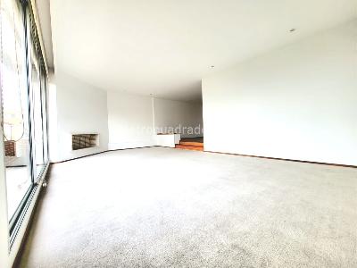 Apartamento de 3 alcobas en venta en Los Rosales Chico, Bogotá, 157 m² · foto 4 de 20