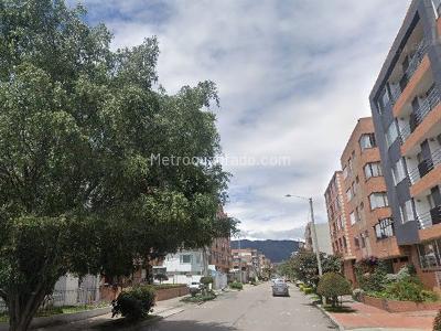 Casa de 4 alcobas en venta en El Batán, Bogotá, 250 m² · foto 2 de 20