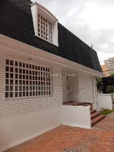 Casa de 5 alcobas en venta en San Patricio, Bogotá, 300 m² · foto 18 de 20