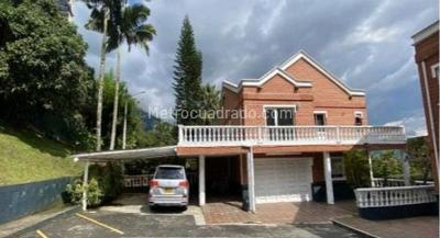 Casa de 4 alcobas en venta en Altos Del Poblado, Medellín, 300 m² · foto 11 de 20