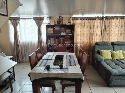 Casa de 5 alcobas en venta en Camilo Torres, Soacha, 274 m² · foto 4 de 20