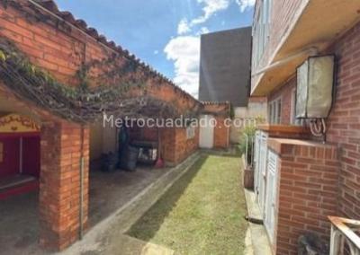 Casa de 5 alcobas en venta en Capellania, Cajicá, 211 m² · foto 5 de 20