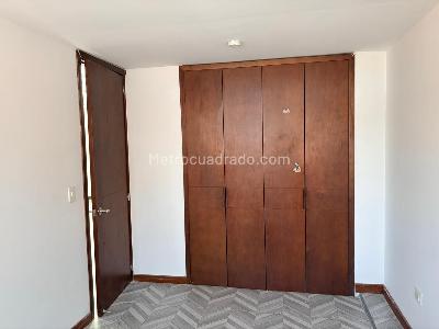 Casa de 5 alcobas en venta en La Estrada, Bogotá, 400 m² · foto 14 de 20