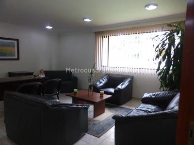 Apartamento de 3 alcobas en venta en Santa Paula, Bogotá, 188 m² · foto 3 de 20