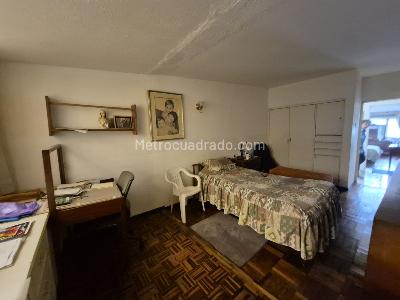 Casa de 4 alcobas en venta en El Batán, Bogotá, 289 m² · foto 15 de 20