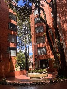 Apartamento de 4 alcobas en venta en Los Rosales, Bogotá, 241 m² · foto 2 de 20