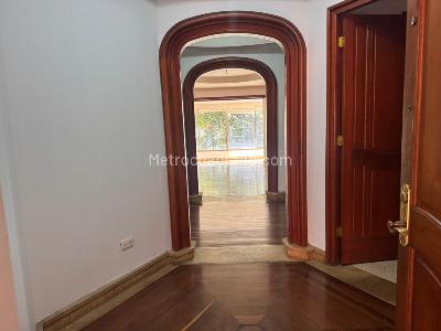 Apartamento de 4 alcobas en venta en Los Rosales, Bogotá, 241 m² · foto 7 de 20