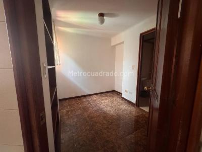 Apartamento de 4 alcobas en venta en Los Rosales, Bogotá, 241 m² · foto 10 de 20