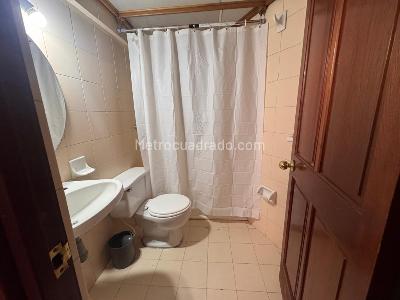 Apartamento de 4 alcobas en venta en Los Rosales, Bogotá, 241 m² · foto 11 de 20