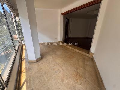 Apartamento de 4 alcobas en venta en Los Rosales, Bogotá, 241 m² · foto 14 de 20