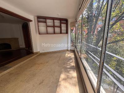 Apartamento de 4 alcobas en venta en Los Rosales, Bogotá, 241 m² · foto 16 de 20
