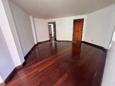 Apartamento de 4 alcobas en venta en Los Rosales, Bogotá, 241 m² · foto 19 de 20