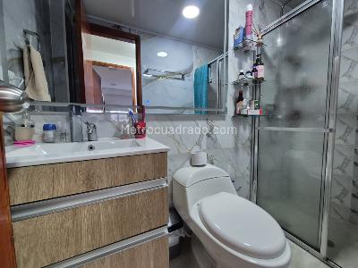 Apartamento de 3 alcobas en venta en Santa Barbara, Bogotá, 100 m² · foto 14 de 19