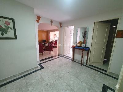 Apartamento en venta en Santa Barbara Central, Bogotá · foto 3 de 16