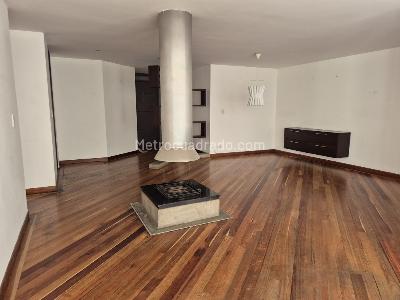 Apartamento en venta en Santa Barbara, Bogotá · foto 3 de 20