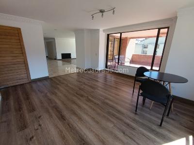 Apartamento de 3 alcobas en venta en Chico Norte, Bogotá, 286 m² · foto 5 de 20