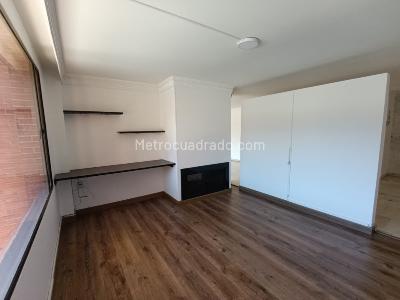 Apartamento de 3 alcobas en venta en Chico Norte, Bogotá, 286 m² · foto 7 de 20