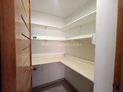 Apartamento de 3 alcobas en venta en Chico Norte, Bogotá, 286 m² · foto 9 de 20