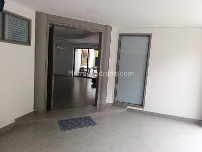 Casa de 4 alcobas en venta en Alhambra, Bogotá, 318 m² · foto 2 de 20