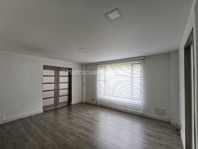 Casa de 4 alcobas en venta en Alhambra, Bogotá, 318 m² · foto 3 de 20