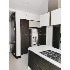 Apartamento de 4 alcobas en venta en Las Colinas, Bogotá, 254 m² · foto 4 de 20