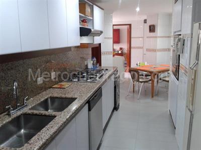 Apartamento de 3 alcobas en venta en La Carolina, Bogotá, 230 m² · foto 11 de 16
