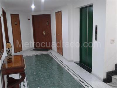 Apartamento de 3 alcobas en venta en La Carolina, Bogotá, 230 m² · foto 13 de 16