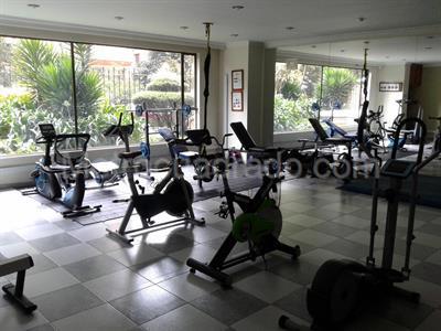 Apartamento de 3 alcobas en venta en La Carolina, Bogotá, 230 m² · foto 15 de 16