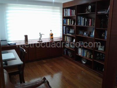 Apartamento de 3 alcobas en venta en La Carolina, Bogotá, 230 m² · foto 5 de 16