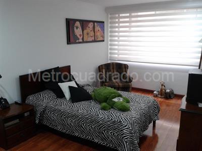 Apartamento de 3 alcobas en venta en La Carolina, Bogotá, 230 m² · foto 8 de 16