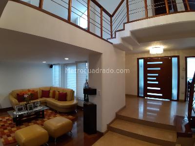 Casa de 3 alcobas en venta en Santa Ana Occidental, Bogotá, 180 m² · foto 2 de 17