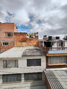 Casa de 5 alcobas en venta en Bachue, Bogotá, 187 m² · foto 3 de 18