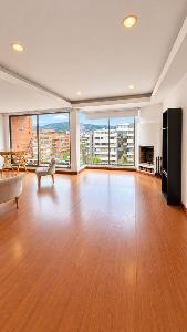 Apartamento de 3 alcobas en venta en Santa Barbara Central, Bogotá, 128 m² · foto 3 de 19