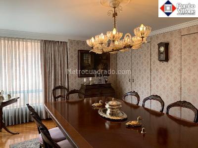 Apartamento de 3 alcobas en venta en La Cabrera, Bogotá, 259 m² · foto 2 de 20