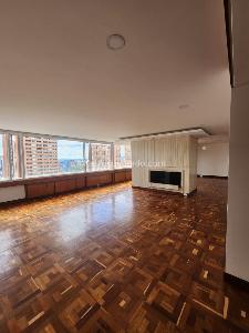 Apartamento de 3 alcobas en venta en Centro Internacional, Bogotá, 240 m² · foto 2 de 9