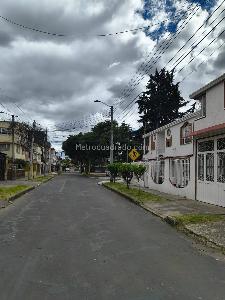 Casa de 5 alcobas en venta en Acapulco, Bogotá, 280 m² · foto 12 de 20