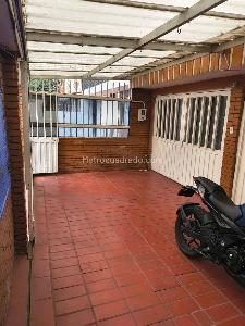 Casa de 5 alcobas en venta en Acapulco, Bogotá, 280 m² · foto 3 de 20