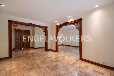 Casa de 5 alcobas en venta en La Frontera, Medellín, 389 m² · foto 4 de 16
