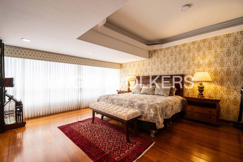 Impressive 4BR Duplex Penthouse in Los Balsos - 9