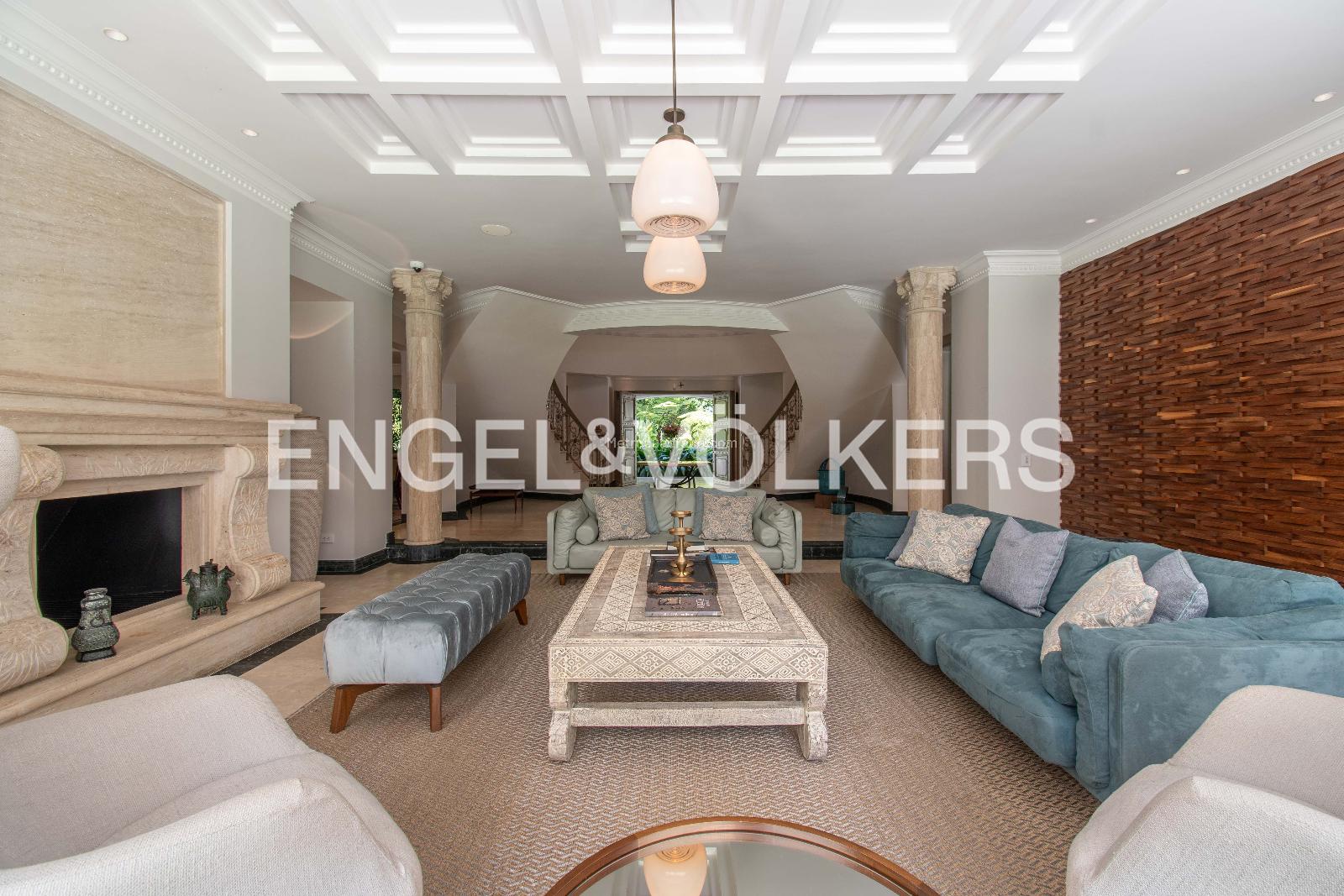 Casa de 5 habitaciones en venta en El Poblado, Medellín — imagen 1 de 20