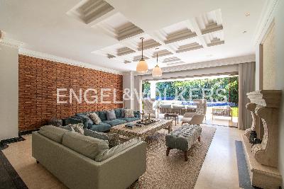 Casa de 5 alcobas en venta en El Poblado, Medellín, 909 m² · foto 2 de 20