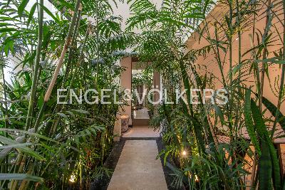 Casa de 5 alcobas en venta en El Poblado, Medellín, 909 m² · foto 5 de 20