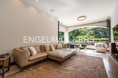 Casa de 5 alcobas en venta en El Poblado, Medellín, 909 m² · foto 11 de 20