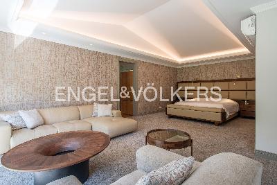 Casa de 5 alcobas en venta en El Poblado, Medellín, 909 m² · foto 12 de 20