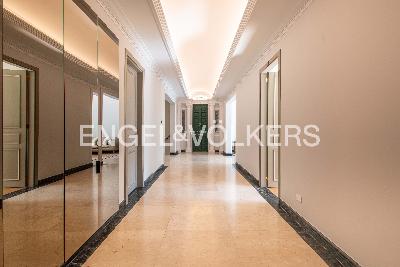 Casa de 5 alcobas en venta en El Poblado, Medellín, 909 m² · foto 16 de 20
