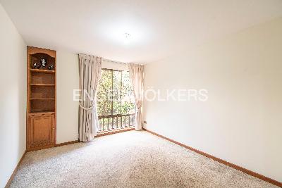 Apartamento de 3 alcobas en venta en Chico, Bogotá, 238 m² · foto 3 de 3