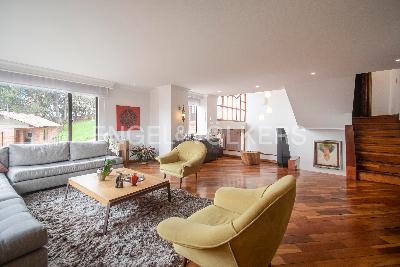 Casa de 4 alcobas en venta en Sotileza, Bogotá, 290 m² · foto 2 de 18