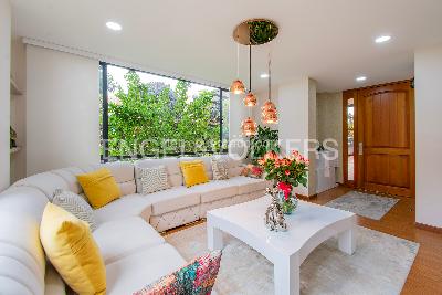 Casa de 5 alcobas en venta en Chia, Chía, 218 m² · foto 2 de 20